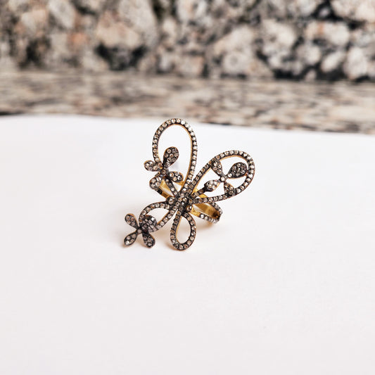 Schöner floraler Schmetterlingsring mit Diamant in Silber