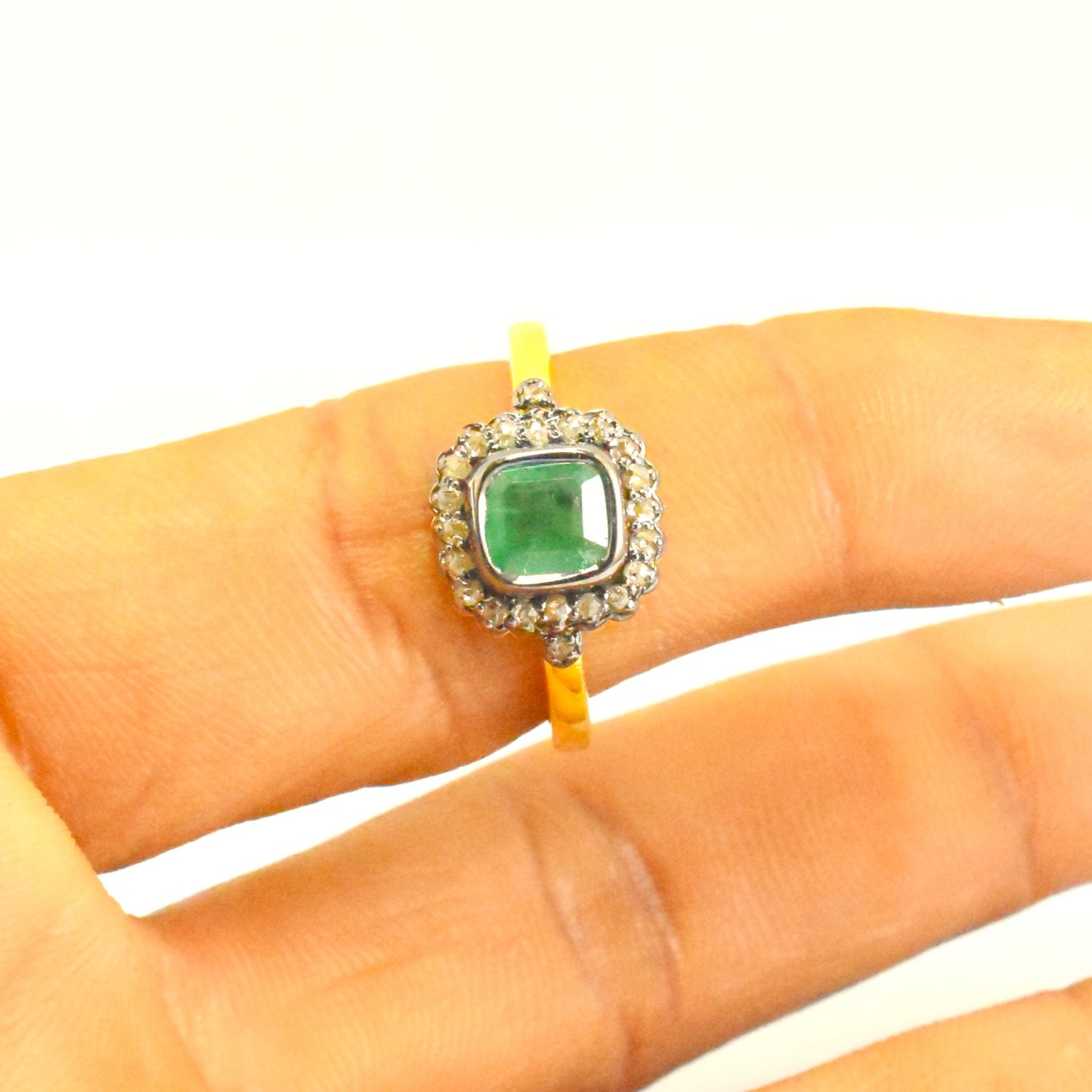 Royal Traditional Design Ring With Emerald And Pave Diamond In 925 Sterling Silver