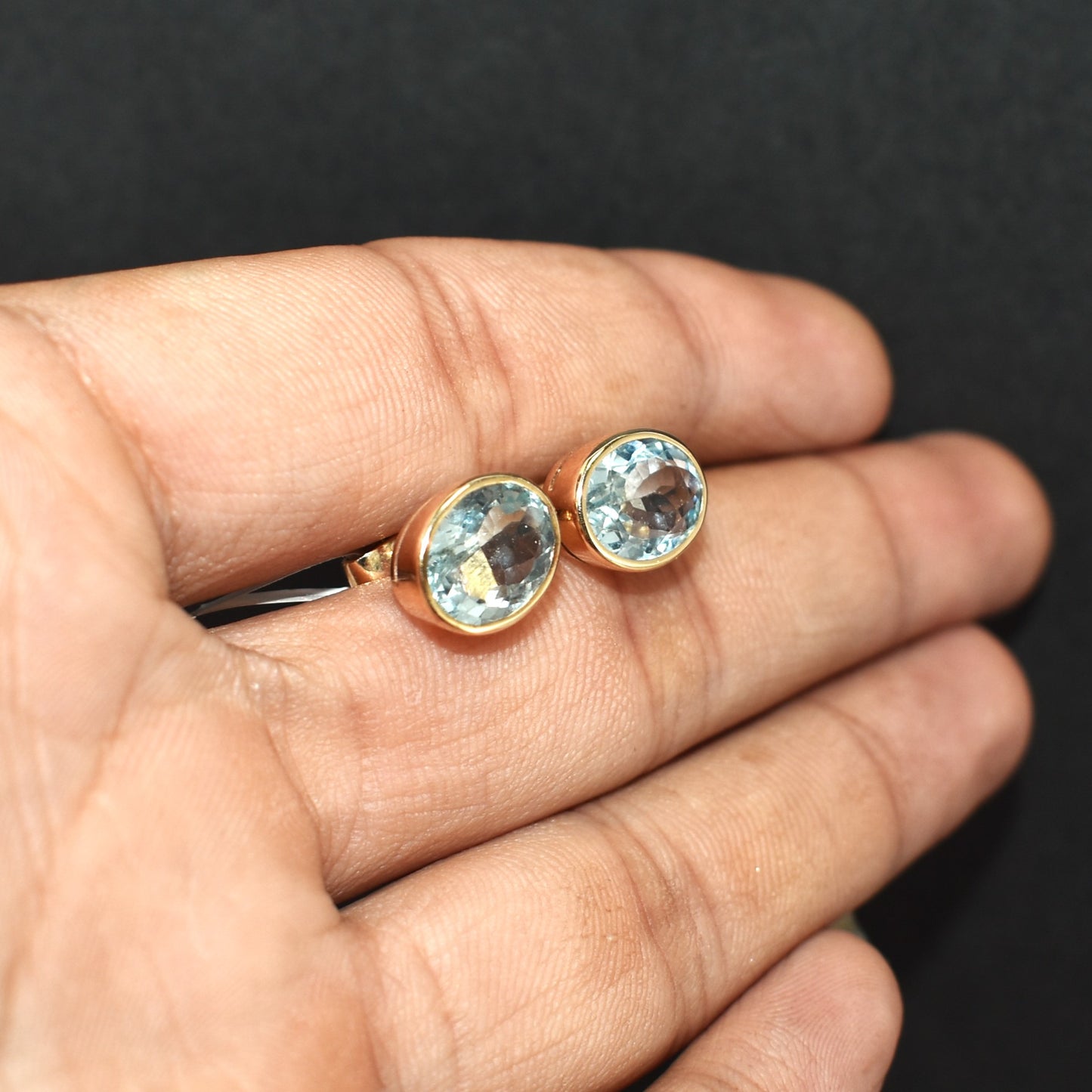 Elegant Oval Aquamarine Stud Earrings in Solid 14K Gold – Timeless Light Blue Gemstone Jewelry for Everyday Grace