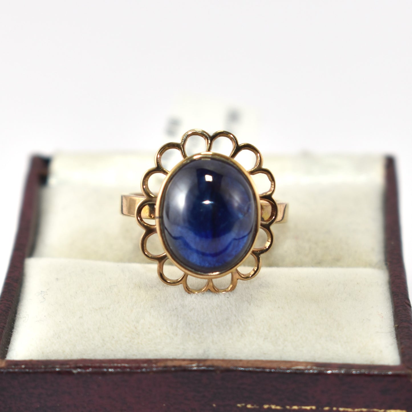 Big Cabution Blue Sapphire 9K Yellow Gold Ring In Floral Theme