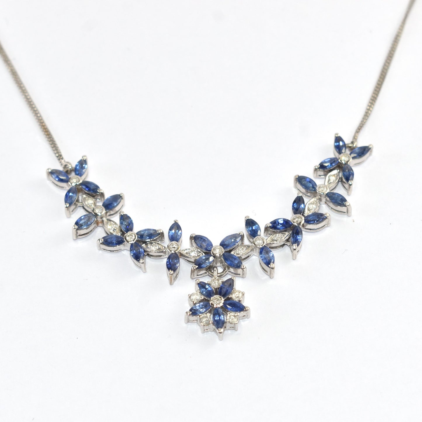 Charming Floral Design 18K White Gold Sapphire And Diamond Necklace