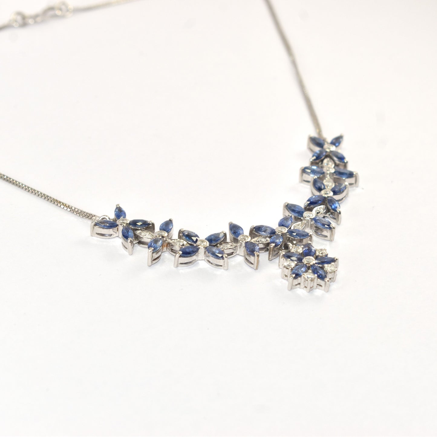 Charming Floral Design 18K White Gold Sapphire And Diamond Necklace