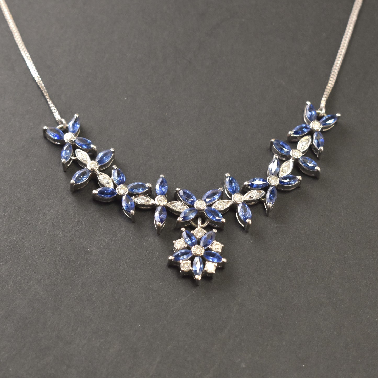 Charming Floral Design 18K White Gold Sapphire And Diamond Necklace