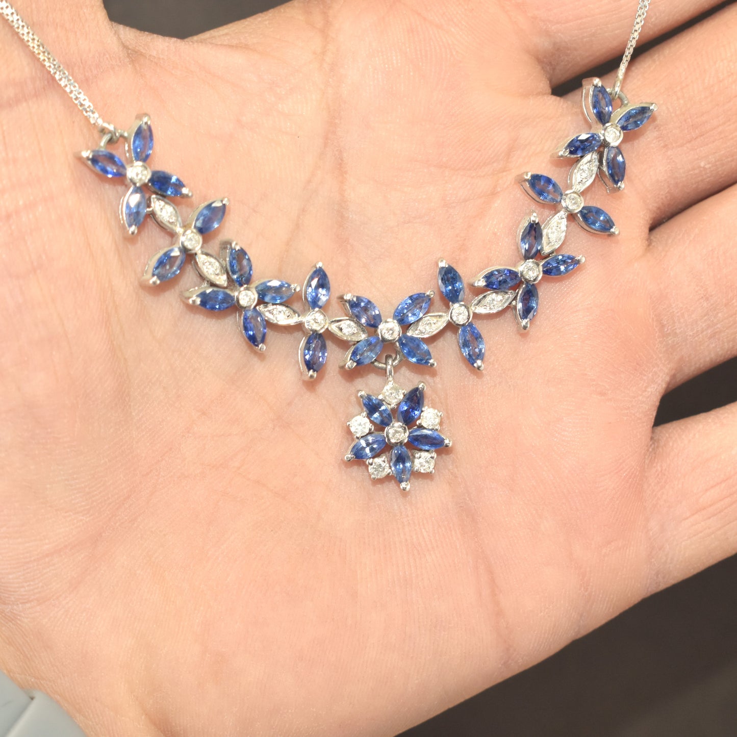 Charming Floral Design 18K White Gold Sapphire And Diamond Necklace